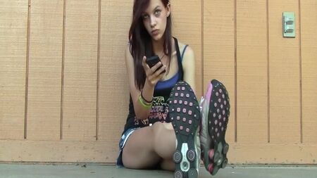 Jessi com ténis Nike Shox