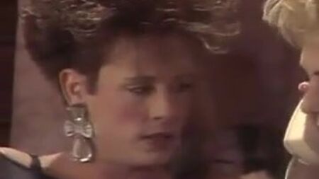 Sexo por telefone escaldante com travestis