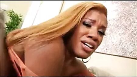 Sydnee Capri: Rabo Preto Molhado