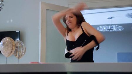 Cena sensual de Anna Kendrick no ScandalPlanet.Com
