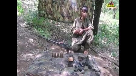 As imagens mostram as armas capturadas pelo HPG às tropas turcas no vale de Ali Dirêj, em Bradost