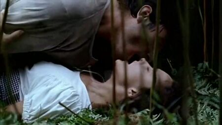Emma Suarez, Ana Torrent - Vacas (1992) (cena erótica na cama do filme celebridade a foder nua cena de sexo)