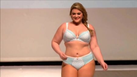Modelos plus size ❤️ plus size Lingerie show 2016 - grandes belezas