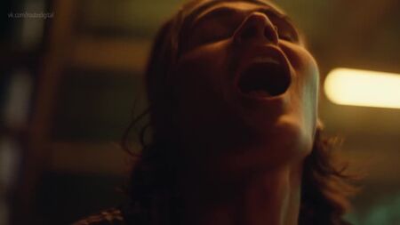 Sydney Sweeney, Hunter Schafer, Alexa Demie Nua e Sexy - Euphoria s01e04 (2019) HD 1080p Assistir online