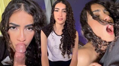 Latina apaixonada não consegue evitar gozar