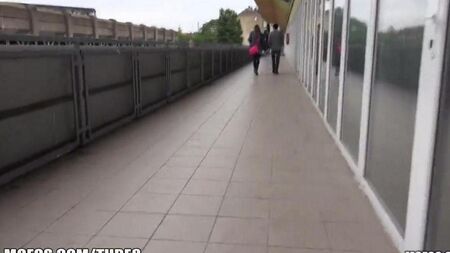 Pegou uma garota na estação