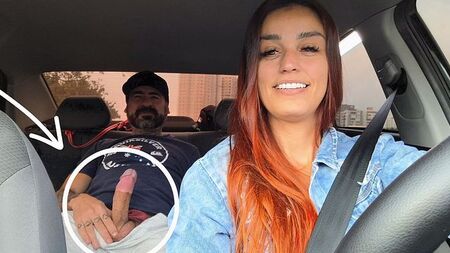 Ela já tinha reparado na placa de pare obrigatória