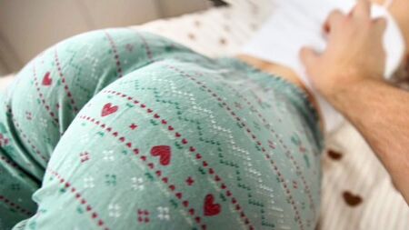 Uma bunda maravilhosa te deixa louco, te privando da paz