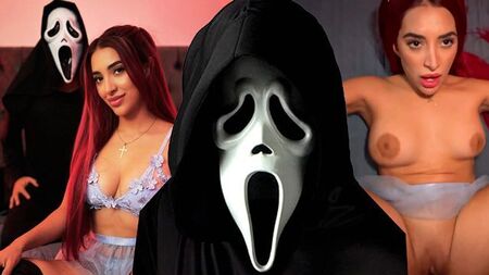 Um filme de terror com ela torna-se um excelente filme pornográfico