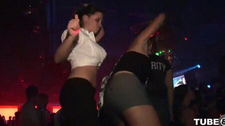 Os alunos encenaram uma festa sexual