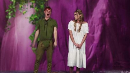 Peter Pan dá para chupar duas sereias