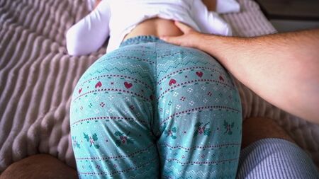 Irmã famosa, e vamos fazer você massagear a bunda!