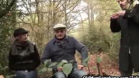 Pai e filho estupraram sua filha e irmã na floresta