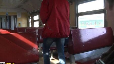 A coleta no trem terminou em um gangbang caseiro