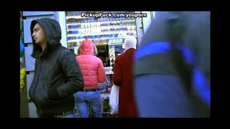 Fodi uma loira na rua, que ele ordenou
