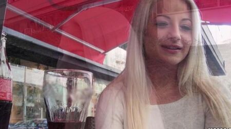 Pornô privado com loira sexy