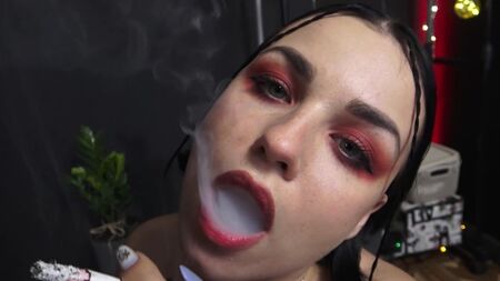 O que você gosta de chupar mais - um cigarro ou um pau!