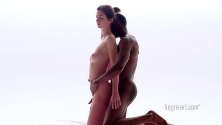 Um exemplo de massagem e sexo com um homem negro sem penetração