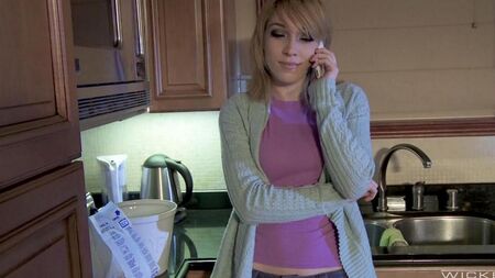 Lily LaBeau dormiu com o cara de sua irmã