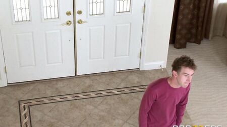 Eu conheci um cara no quarto em plena prontidão para sexo