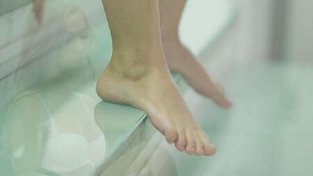 Os amantes se beijaram por um longo tempo até se mudarem para o próprio sexo