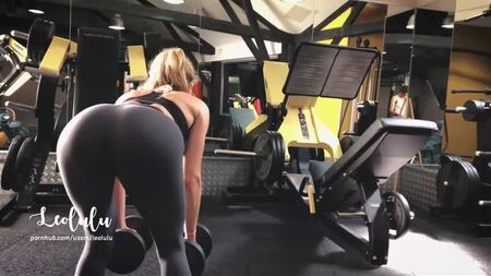 Treino transforma-se numa foda intensa na casa de banho do ginásio – Leolulu Pornhub