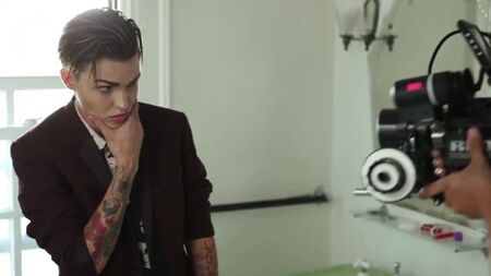 Ruby Rose aparece nua - Orange Is The New Black