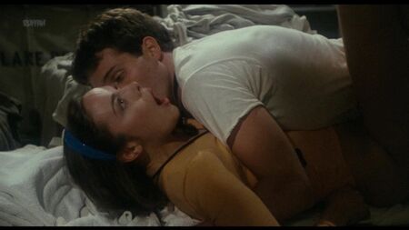 Kim Cattrall nua - Porky's (EUA, 1981) 1080p