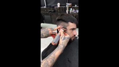Corte de cabelo curto, parte 2/3