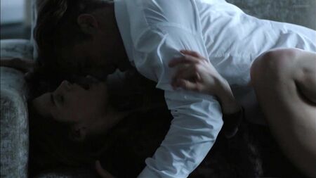 Riley Keough nua - The Girlfriend Experience, 1.ª temporada, episódio 13 (2016)