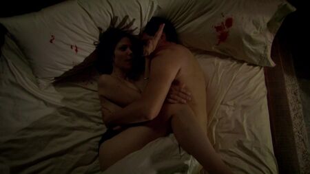 Todas as cenas de sexo com Mary Louise Parker totalmente nua da série Weeds em HD 720p