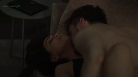Nazanin Boniadi - Counterpart, 2.ª temporada, episódio 5 (2018) HD 1080p Nua? Sensual! Ver online