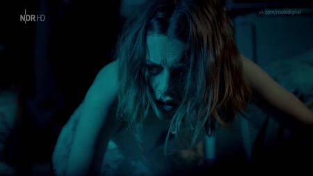 Simone Geissler, Valerie Stoll Nude - Onde não há sombra (2018) HD 720p Ver online