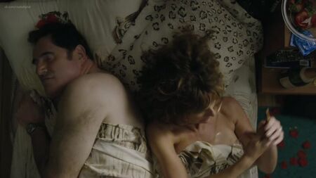 Jennifer Grey Nua - Red Oaks s01e04-07 (2015) HD 1080p Ver Online / Jennifer Grey - Red Oaks