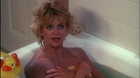Goldie Hawn nua - Wildcats (1986)