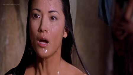 Kelly Hu nua – O Rei Escorpião (2002) HD 720p Ver online / Kelly Hu – O Rei Escorpião