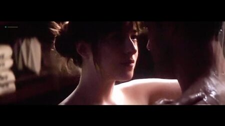 Dakota Johnson nua - Cinquenta Sombras Mais Escuras (2017) TS