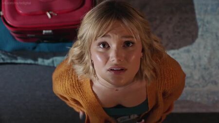 Olivia Holt, Reha Sandill - Turkey Drop (2019) HD 1080p Nua? Sensual! Ver online