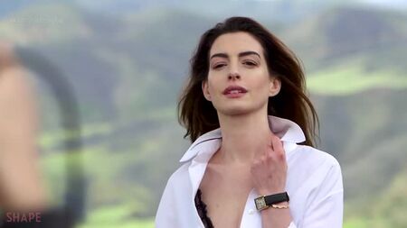 Anne Hathaway - Nos bastidores - Estrela da capa da SHAPE, junho de 2019, HD 1080p. Nua? Sensacional!