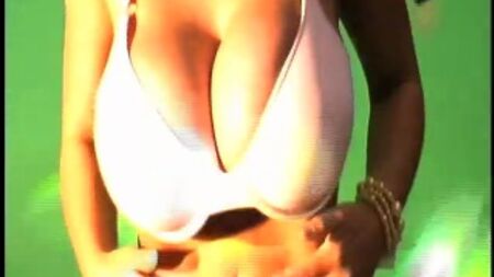 Denise Milani: Abanada de Rabo