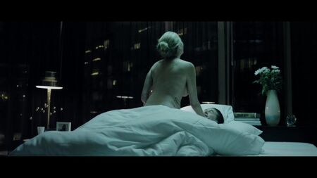 Estella Warren Nua - O Estranho Interior (2013)