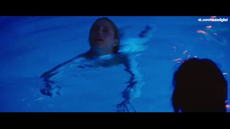 Paz de la Huerta, Dianna Agron Nua - Bare (EUA 2015) 720p Ver Online / Paz de la Huerta, Dianna Agron - Nua