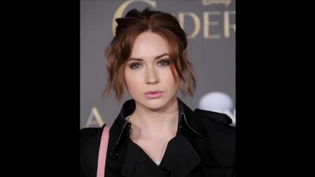 Homenagem sensual a Karen Gillan