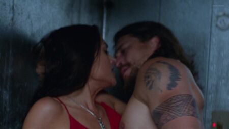 Christina Ochoa Nua - Animal Kingdom - 1.ª temporada, episódio 6 (EUA, 2016) 1080p