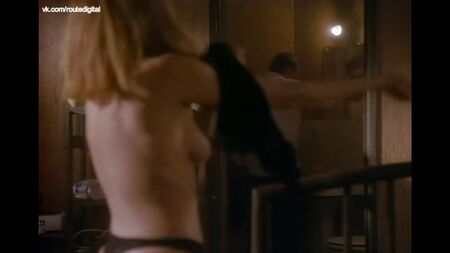 Marg Helgenberger nua - Contos da Cripta (1991) 3.ª temporada, episódio 12 - Ver online