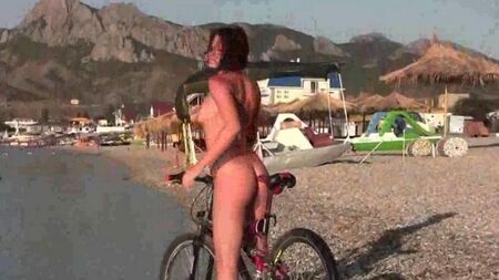 Nu na bicicleta