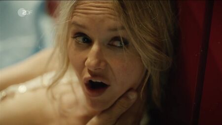 Stefanie Stappenbeck Nua - O Sétimo Dia (2017) HD 720p Ver Online / Stefanie Stappenbeck - O Sétimo Dia