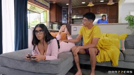 Violet Myers [PornCube PORN VK novos vídeos pornográficos VK HD 1080 Latina Seios grandes