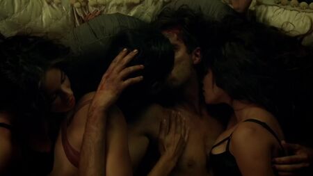 Roxanne McKee, Shivani Ghai, Kim Engelbrecht, Christina Chong Sexy - Dominion (2014-2015) 2.ª T. 8.º E