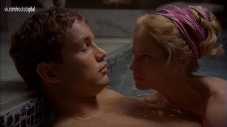 Sienna Guillory Nua - Helena de Tróia (Reino Unido, 2003) 1080p Ver Online